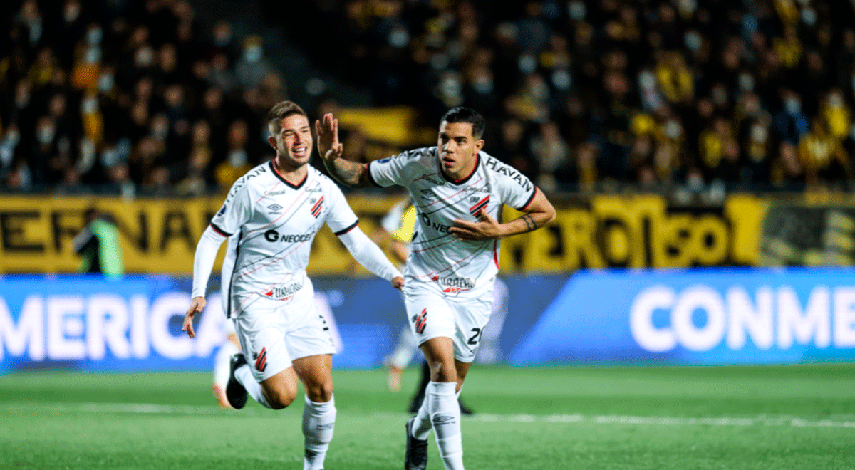 Paranaense ganó 2-1 en Montevideo y dio un gran paso a la final de la Sudamericana