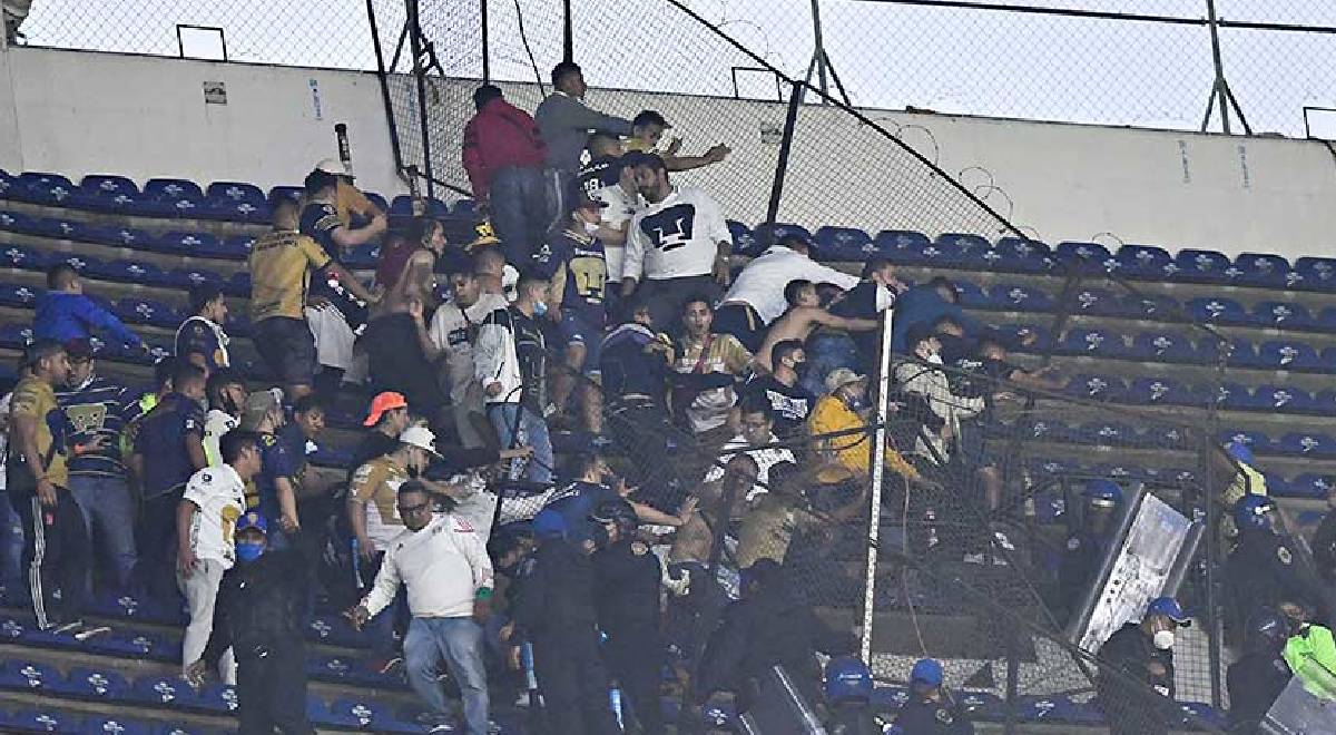 Club América y Pumas recibieron sanción por actos de violencia en el Estadio Azteca