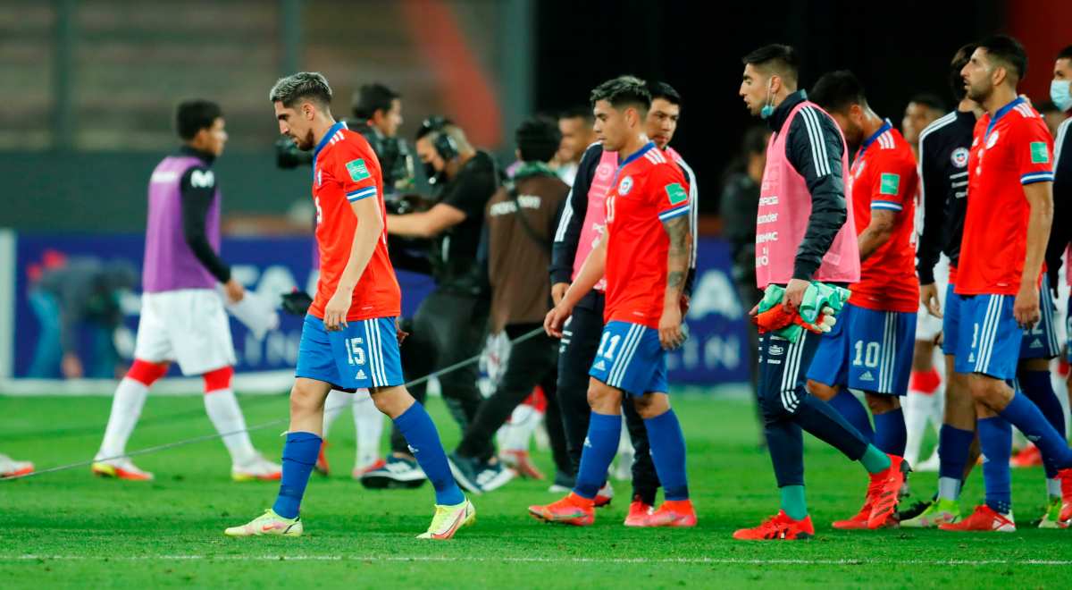 Narrador chileno enfurece contra su selección tras derrota ante Perú