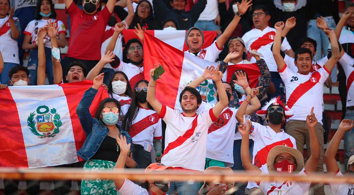 Perú vs. Bolivia: Hinchas peruanos abarrotan tribunas del Estadio Hernando Siles de La Paz