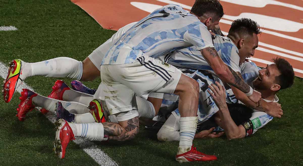 De la mano de Messi: Argentina se divirtió con Uruguay y lo goleó 3-0 en el Monumental