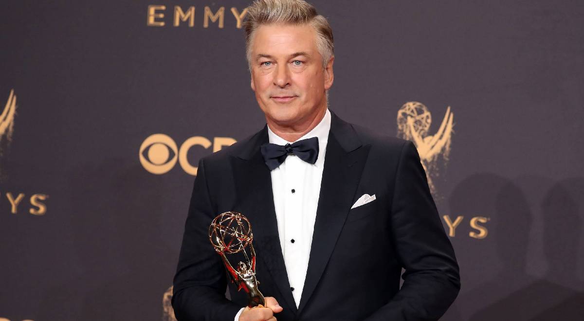 Actor Alex Baldwin mató por accidente a una mujer en set de grabación de su película