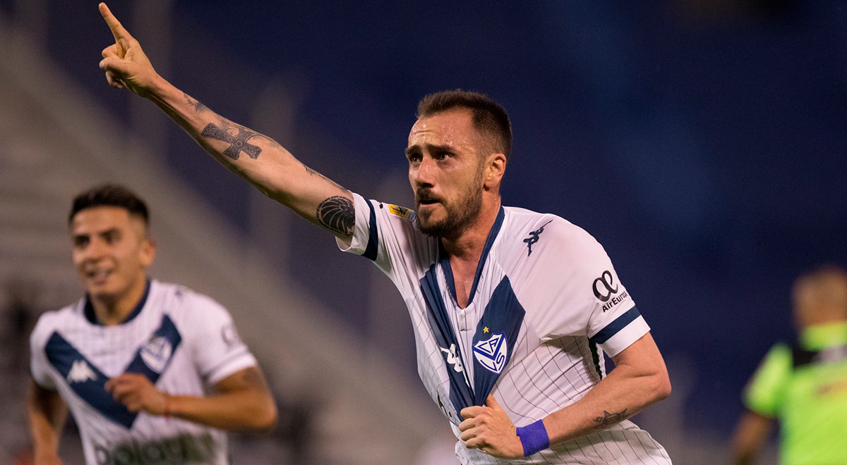 Vélez defeated Boca Juniors 2-0 and solidifies its place in the Copa Libertadores zone.