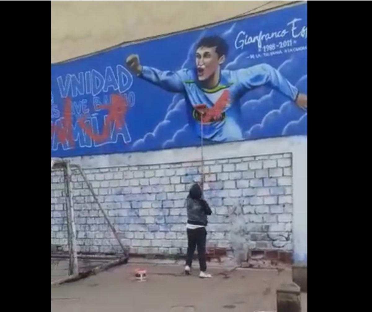Sporting Cristal: barristas destruyen mural de Gianfranco Espejo, desaparecido jugador celeste
