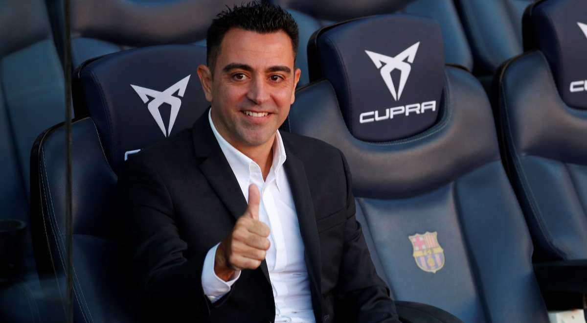 Xavi y los dos primeros refuerzos que pidió a la directiva de Barcelona