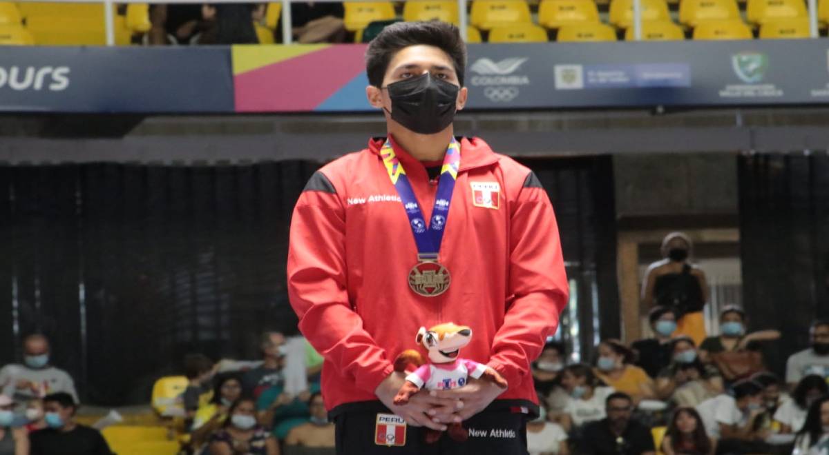 El gimnasta Edward Alarcón ganó dos medallas de plata en Los Panamericanos Junior Cali-Valle