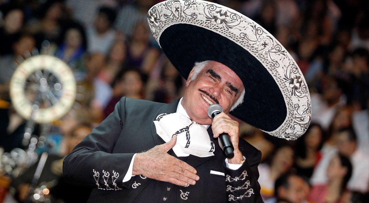 Falleció Vicente Fernández: la estrella mexicana permaneció semanas internado en el hospital