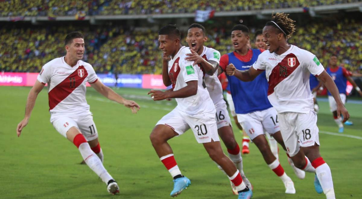 Edison Flores previo al gol ante Colombia: 