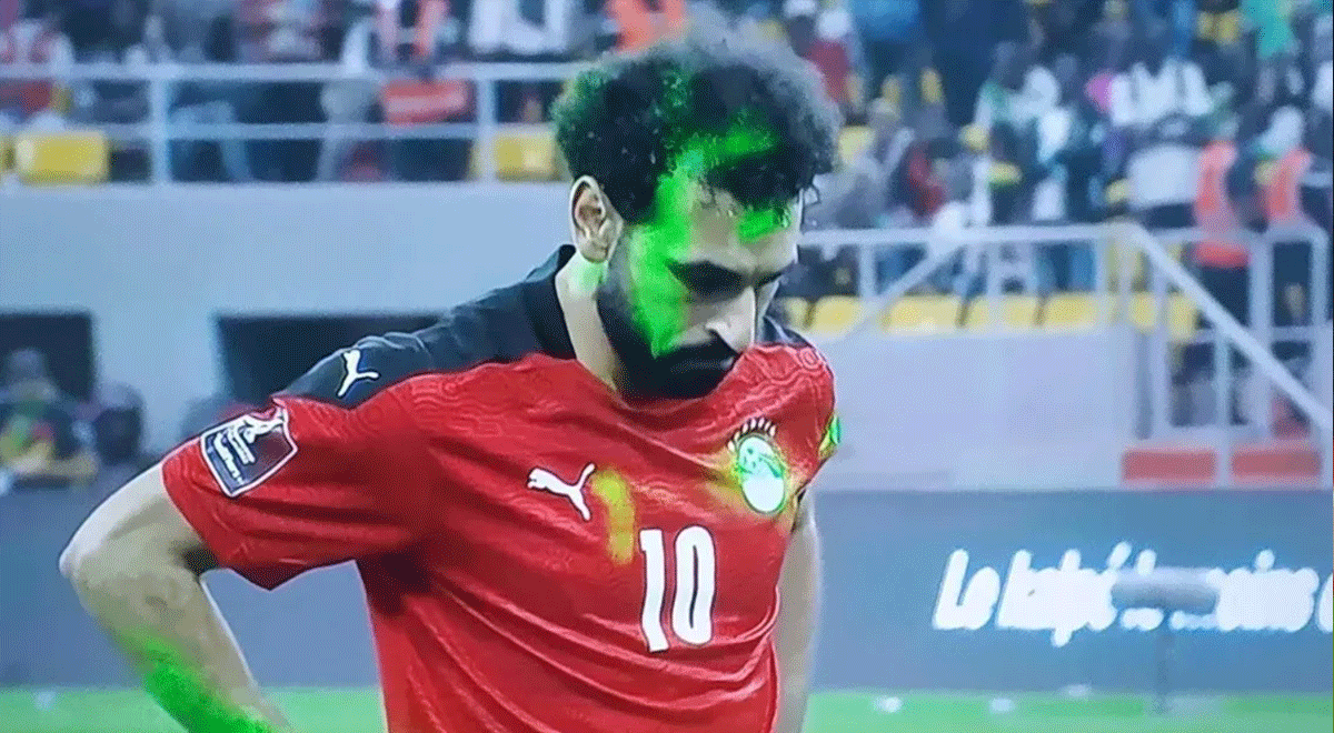 El duro castigo de la FIFA a Senegal por la lluvia de láseres ante Egipto de Salah