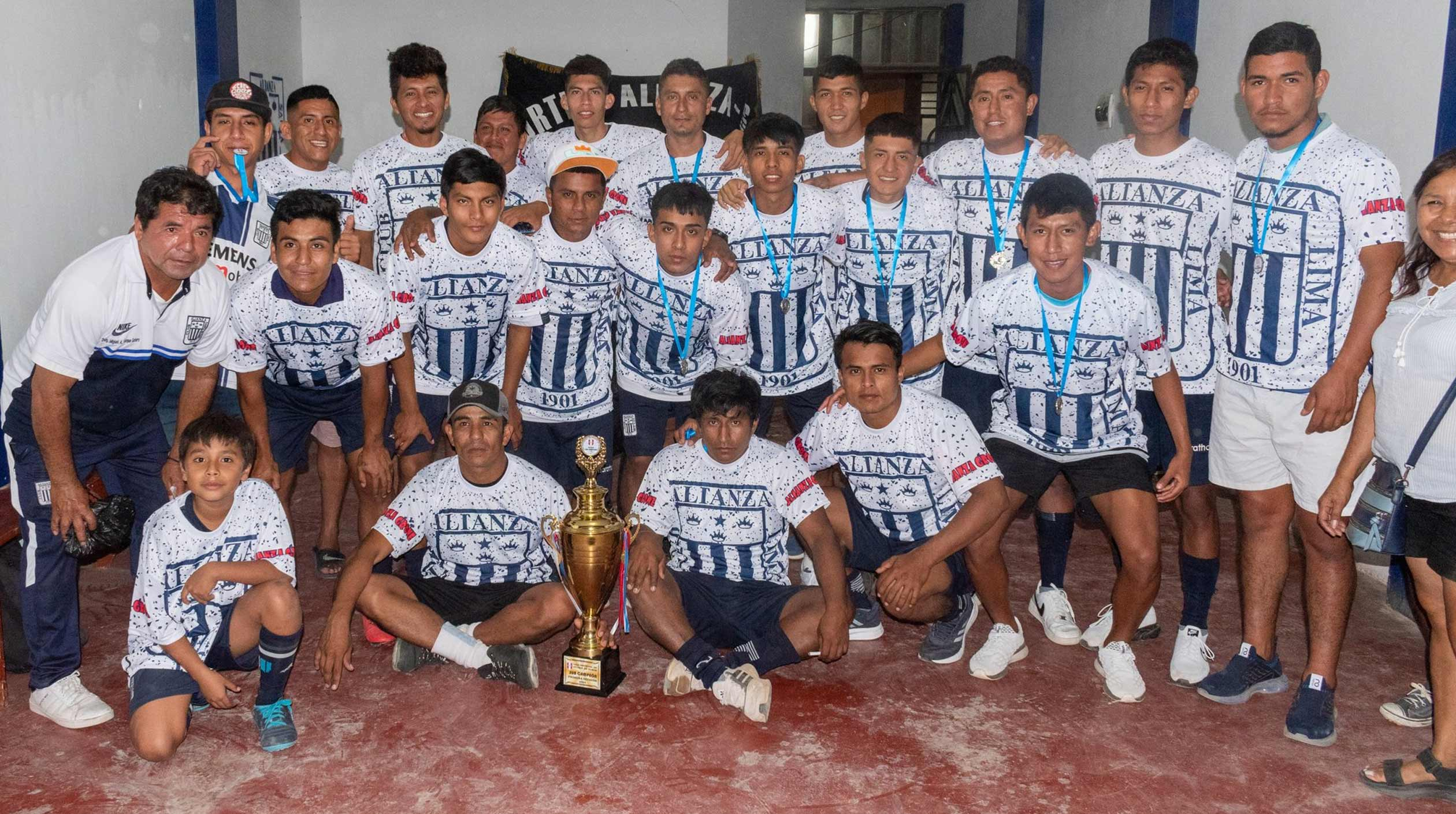 Alianza Santa Isabel, el equipo que juega la Copa Perú con los colores de Alianza Lima