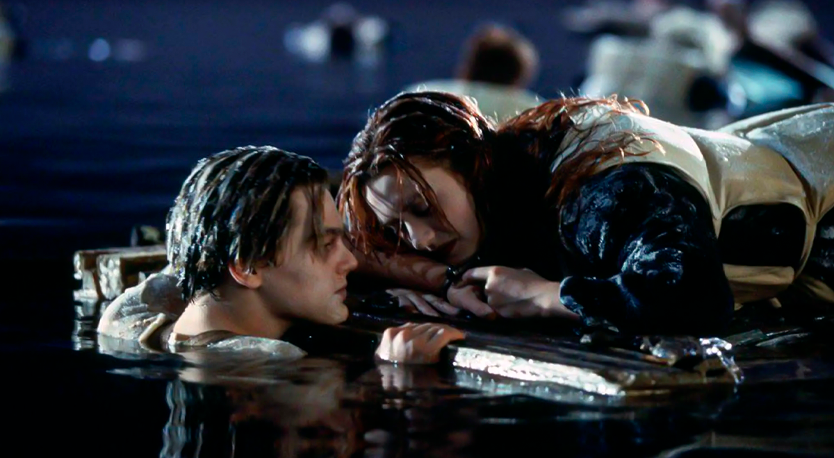 Joven falleció ahogado tras intentar recrear escena de Titanic con su novia