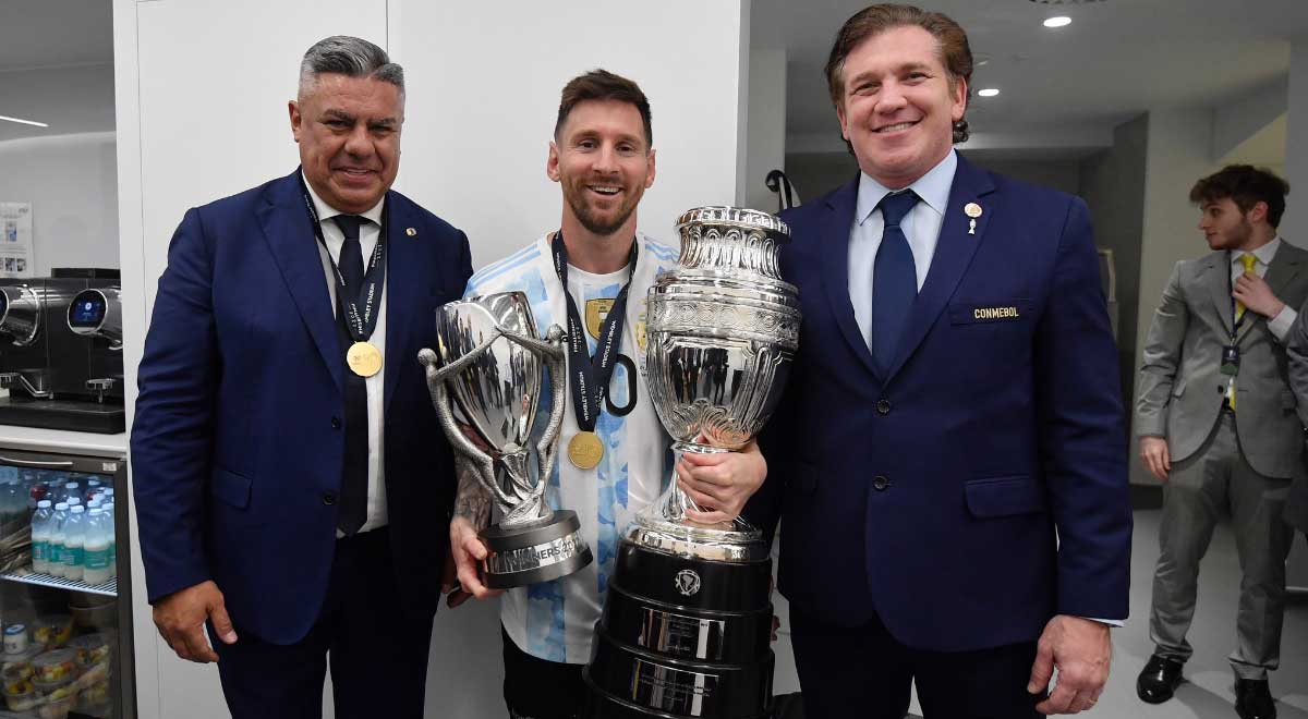Lionel Messi se llevó la Finalissima y también la réplica de la Copa América