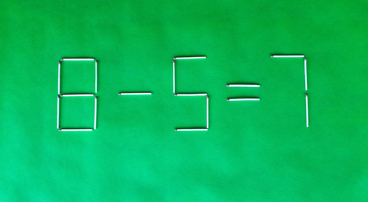 ¿Podrás resolver la ecuación matemática con solo quitar dos cerillos? El reto solo para GENIOS