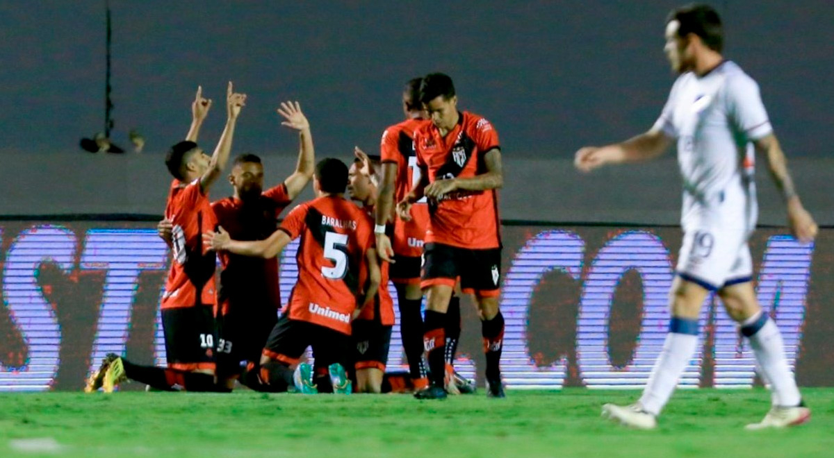 Atlético-GO eliminó a Nacional de Suárez tras vencerlo 4-0 en el global de cuartos por Sudamericana
