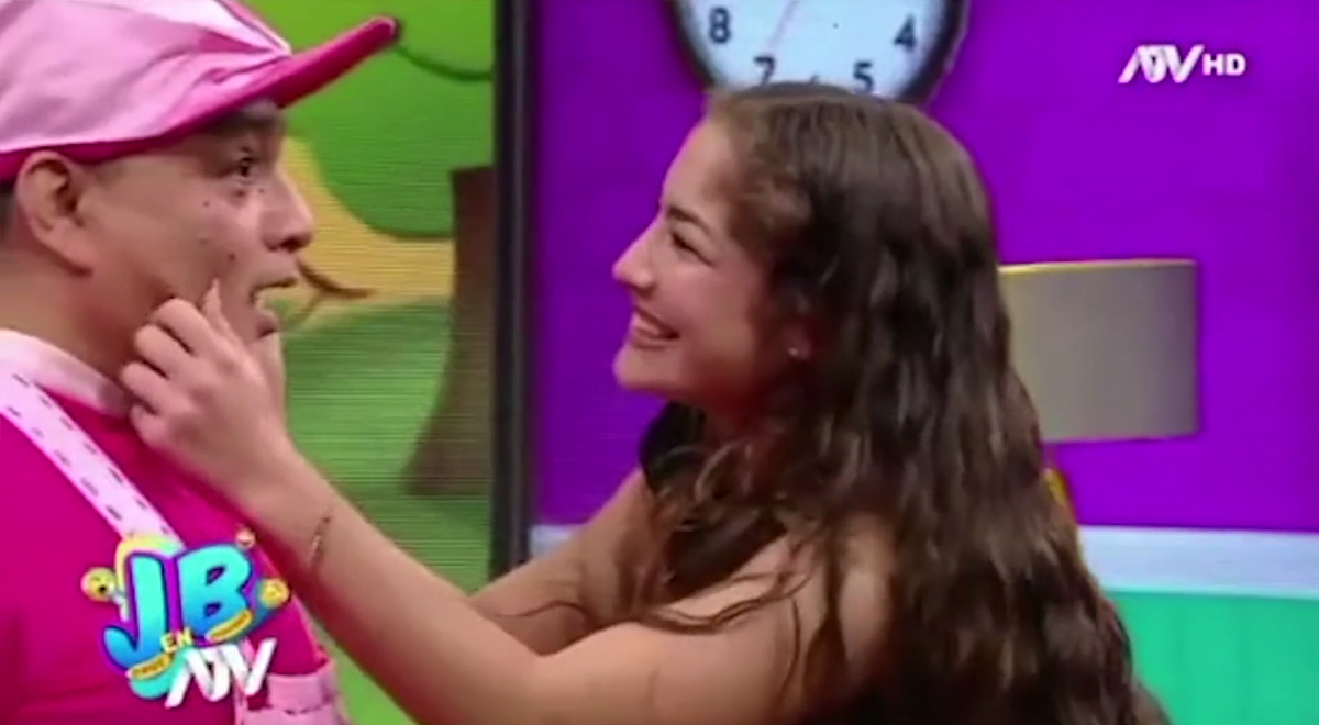 Alessia Sanllehi se presentó en el programa de JB y pasó curioso momento con el 'Niño Arturito'