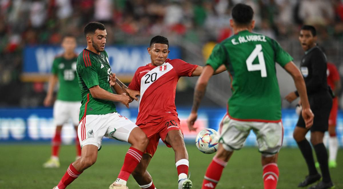Summary Mexico vs Peru today: score and goal by Hirving Lozano