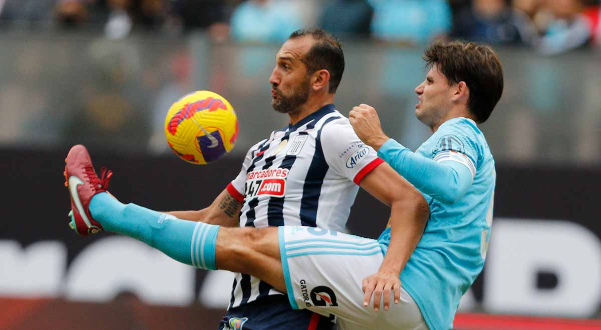 Hernán Barcos hizo controversial comentario sobre Cristal en plena disputa del Clausura