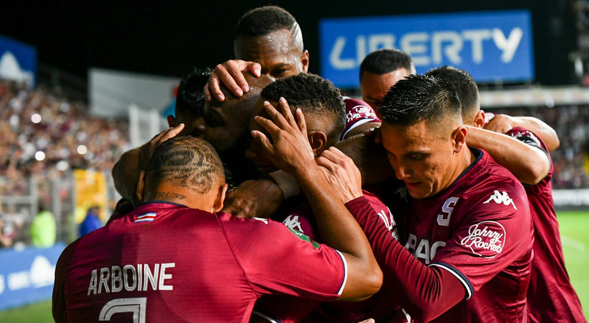 Saprissa venció 2-0 a Alajuelense y clasificó a la final de la Liga Promerica: resumen
