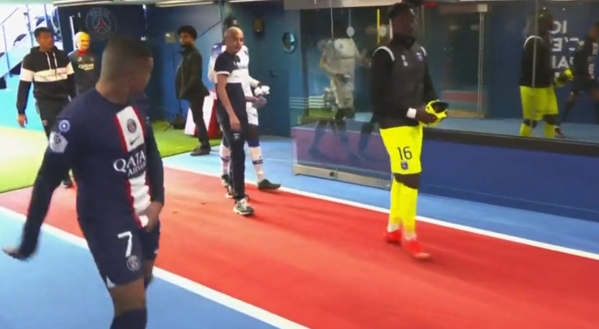 El asqueroso gesto de Mbappé contra un rival en goleada del PSG 