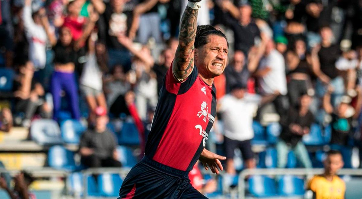 Gianluca Lapadula scores a last-minute goal to save Cagliari from defeat in Italy.