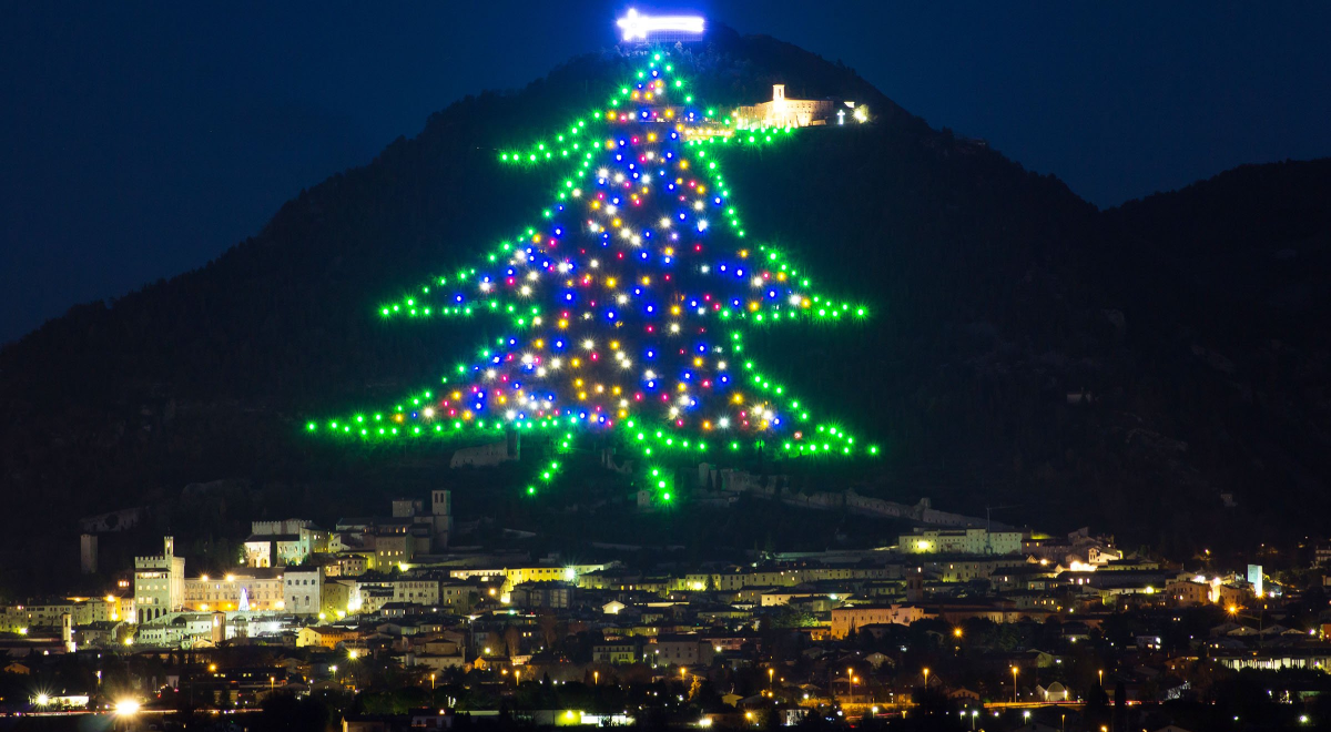 ¿Cuáles son los países que tienen los árboles de Navidad más grandes del mundo?