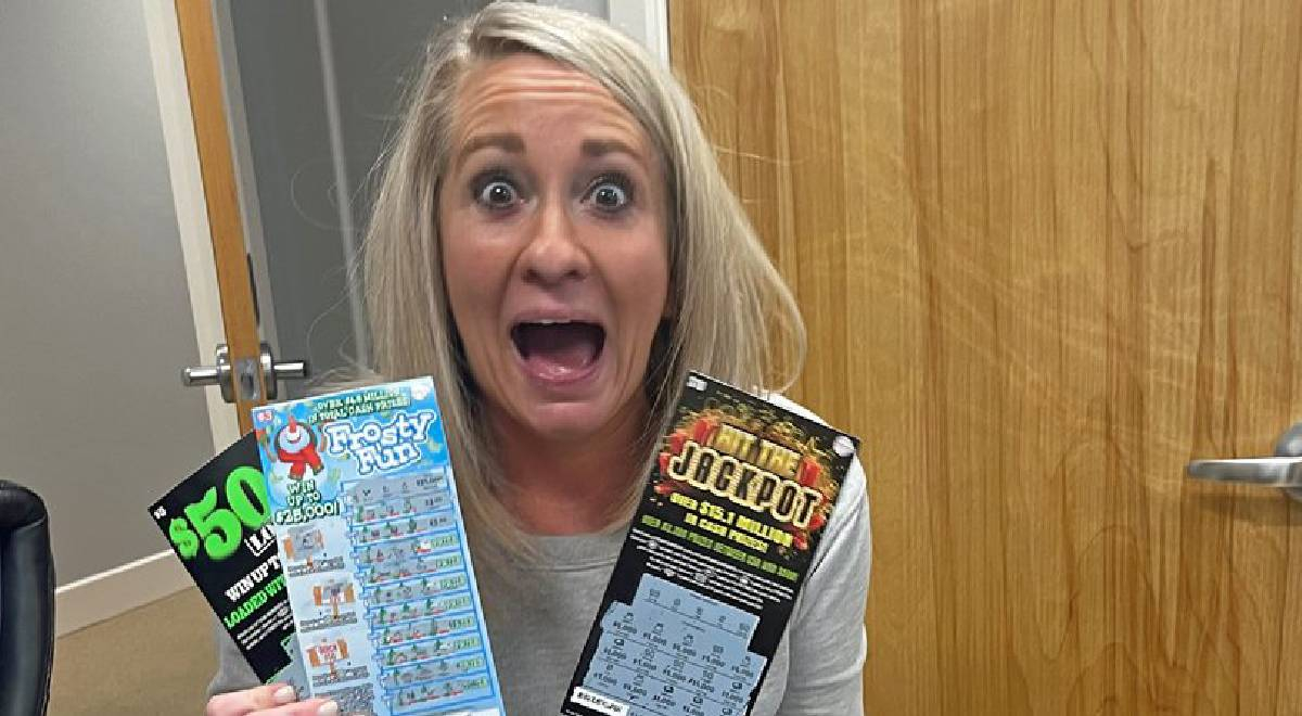 Amigo secreto le regala un ticket de lotería y se llevó miles de dólares
