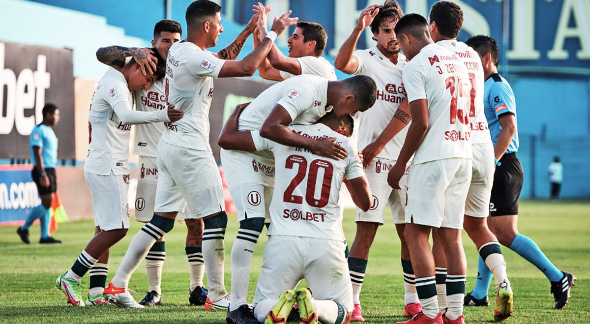 Universitario presume a extremo goleador en redes: 