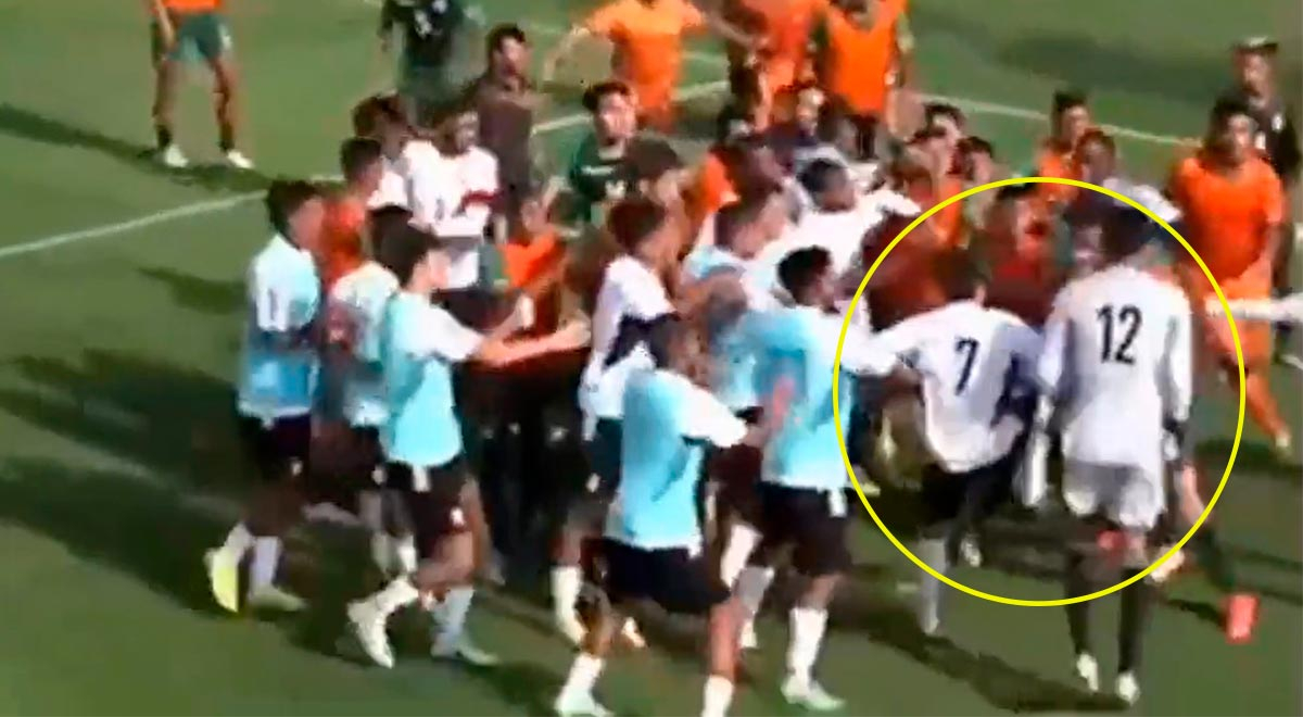Goicochea le dio terrible patada a jugador boliviano en pleno partido amistoso con Perú