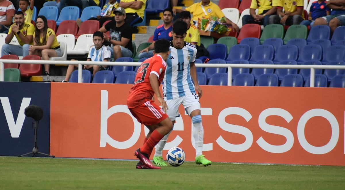 Argentina derrota por 1-0 a Perú y se mantiene con vida en el Sudamericano Sub 20