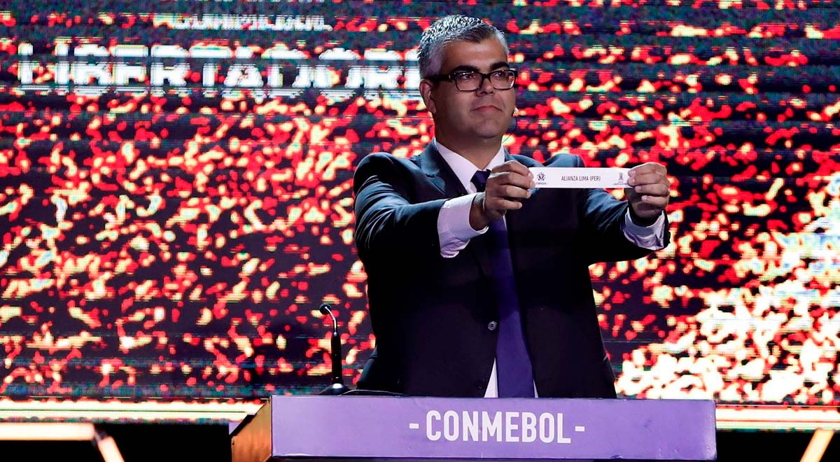 Which channel broadcasts the group stage draw of the Copa Libertadores 2023?