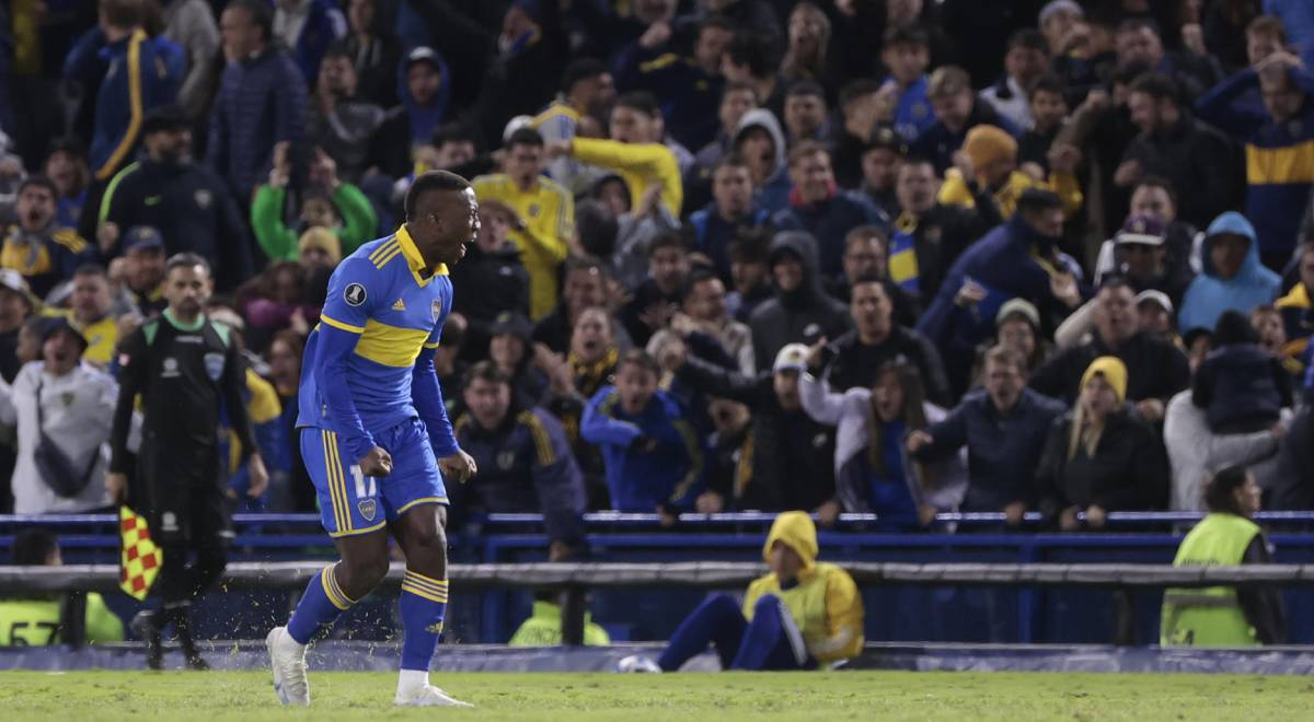 Boca, con golazo de Advíncula, le volteó el partido 2-1 a Pereira por Copa Libertadores