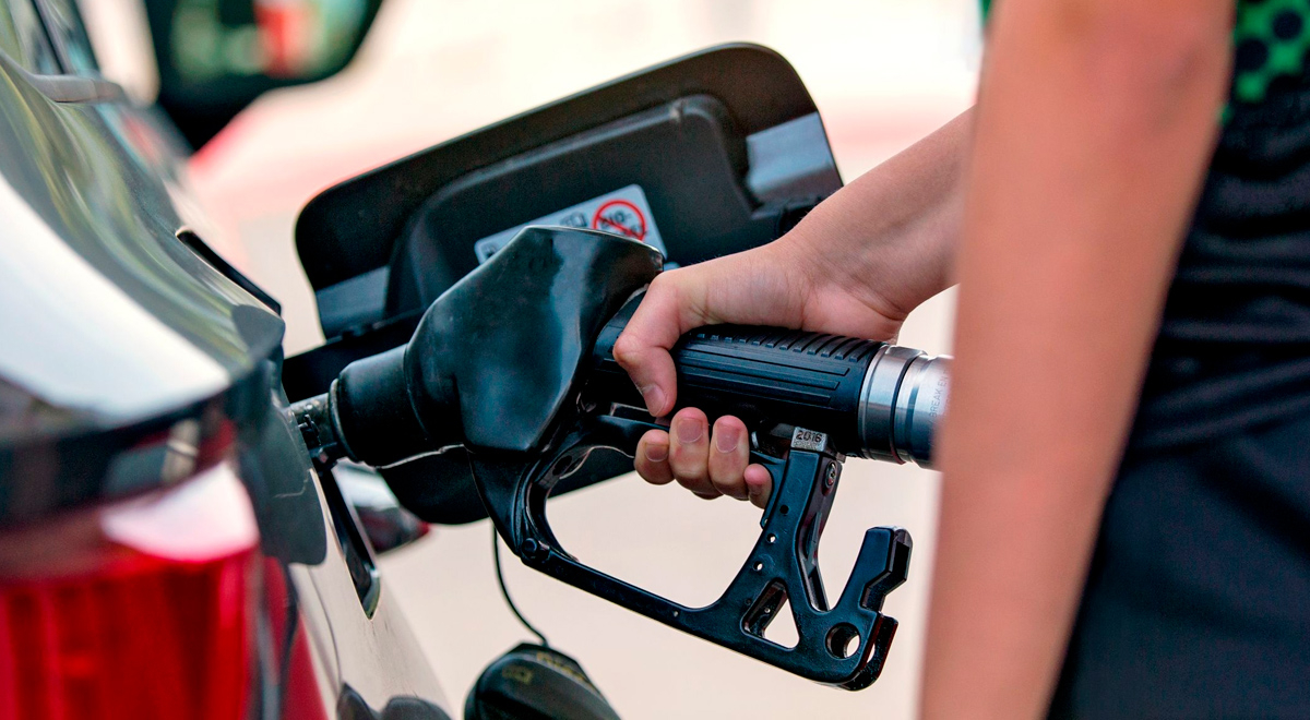 ¿Tienes un auto? 5 tips para gastar menos combustible en tus recorridos