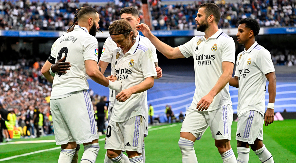 Real Madrid ganó sobre la hora a Rayo Vallecano con goles de Benzema y Rodrygo