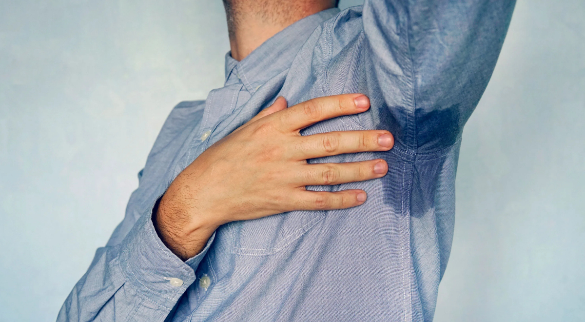 Dile adiós a las manchas de sudor: 3 trucos infalibles para mantener tu ropa siempre seca