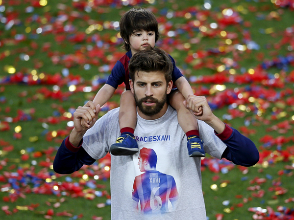 Barcelona Gerard Piqué Disfrutó Viendo El Primer Gol De Su Hijo En El Camp Nou Video