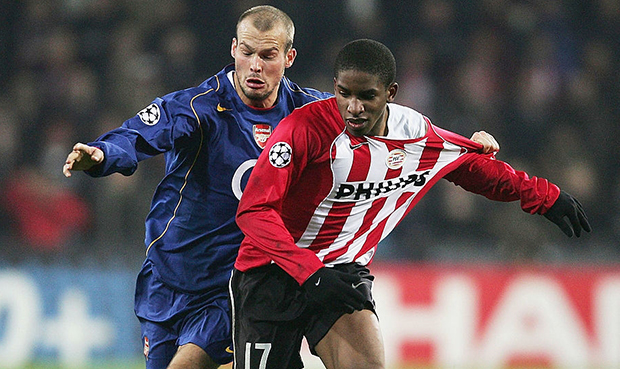 Jefferson Farfán jugando UEFA Champions League con PSV Eindhoven.