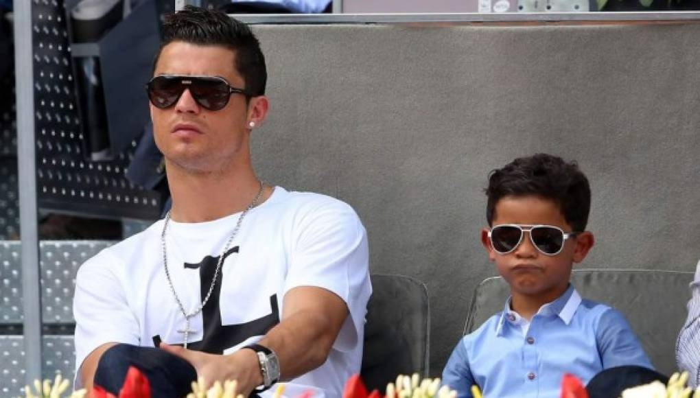 Quién es la madre biológica del hijo mayor de Cristiano Ronaldo